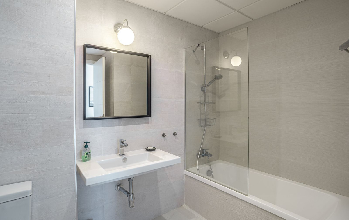 2 Bed Apartment for sale in Estepona Costa Del Sol, Málaga, Spain