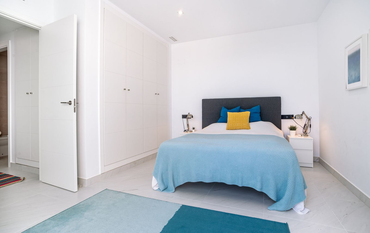 2 Bed Apartment for sale in Estepona Costa Del Sol, Málaga, Spain