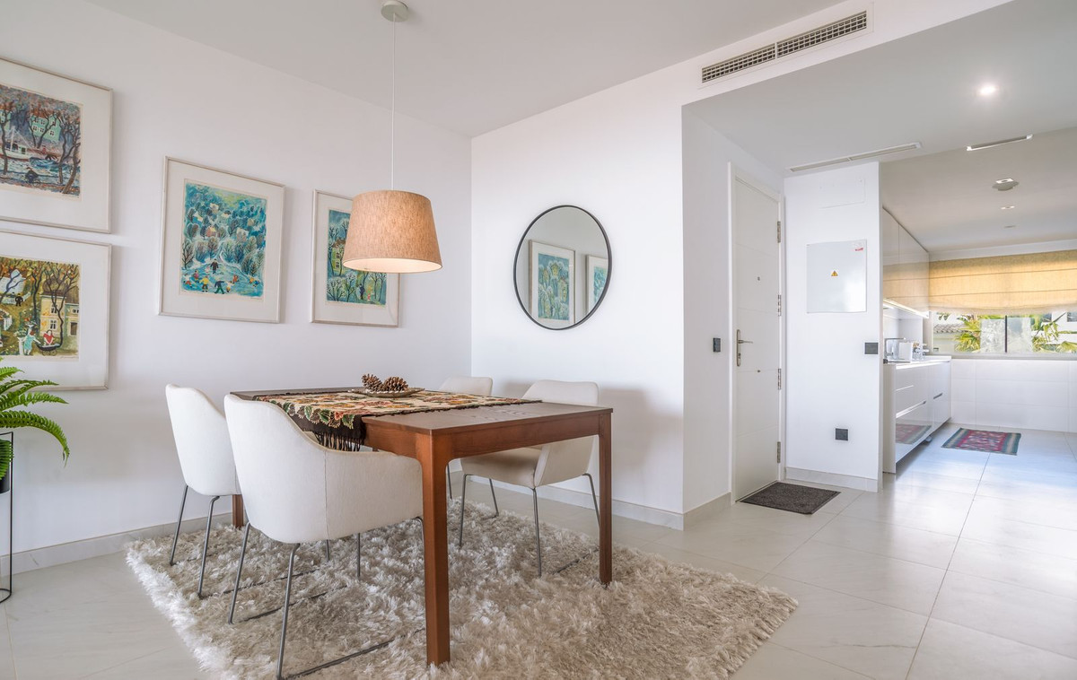 2 Bed Apartment for sale in Estepona Costa Del Sol, Málaga, Spain