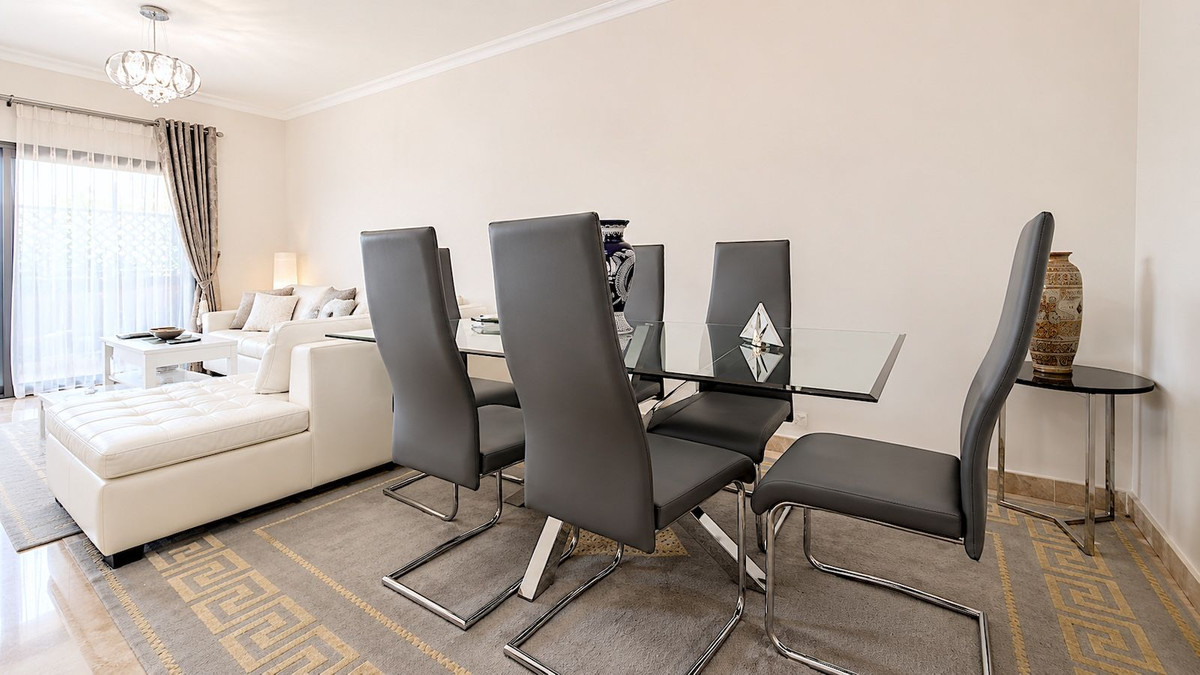 2 Bed Apartment for sale in San Pedro De Alcántara Costa Del Sol, Málaga, Spain