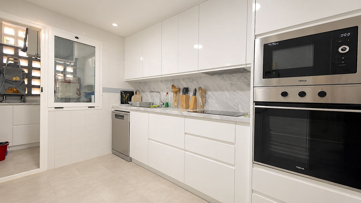2 Bed Apartment for sale in San Pedro De Alcántara Costa Del Sol, Málaga, Spain