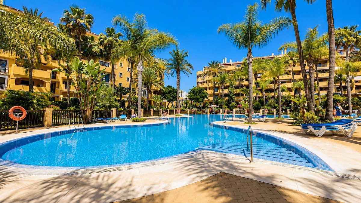2 Bed Apartment for sale in San Pedro De Alcántara Costa Del Sol, Málaga, Spain