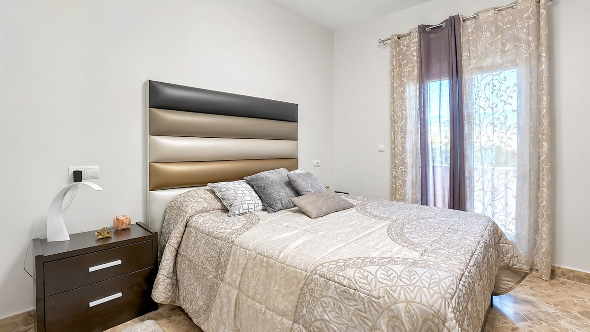 2 Bed Apartment for sale in San Pedro De Alcántara Costa Del Sol, Málaga, Spain