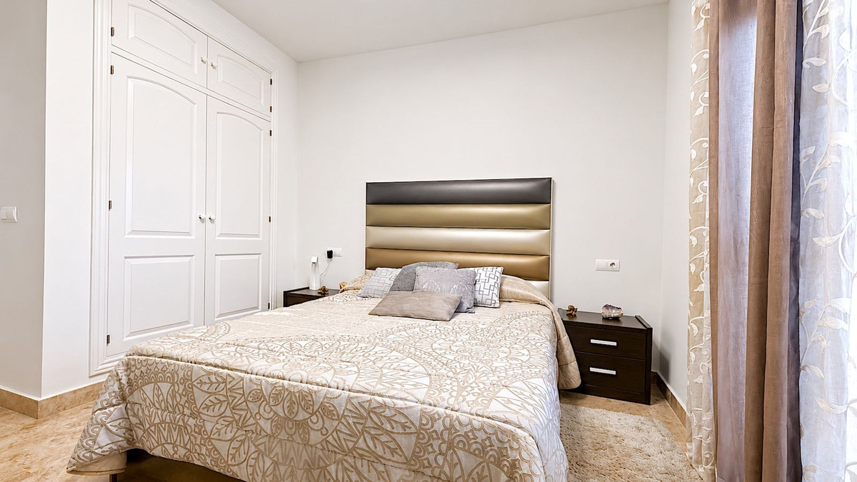 2 Bed Apartment for sale in San Pedro De Alcántara Costa Del Sol, Málaga, Spain