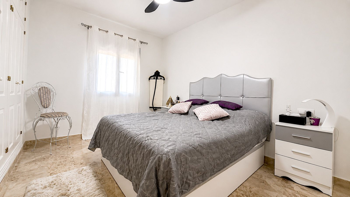 2 Bed Apartment for sale in San Pedro De Alcántara Costa Del Sol, Málaga, Spain