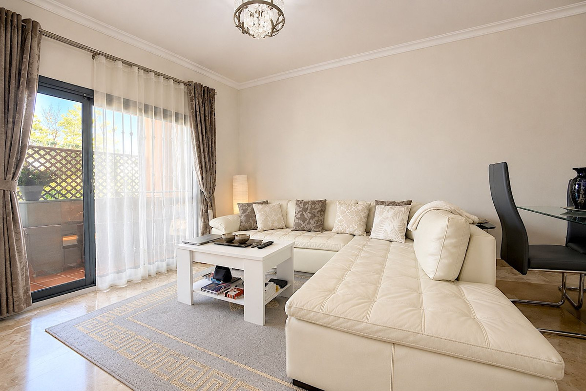 2 Bed Apartment for sale in San Pedro De Alcántara Costa Del Sol, Málaga, Spain