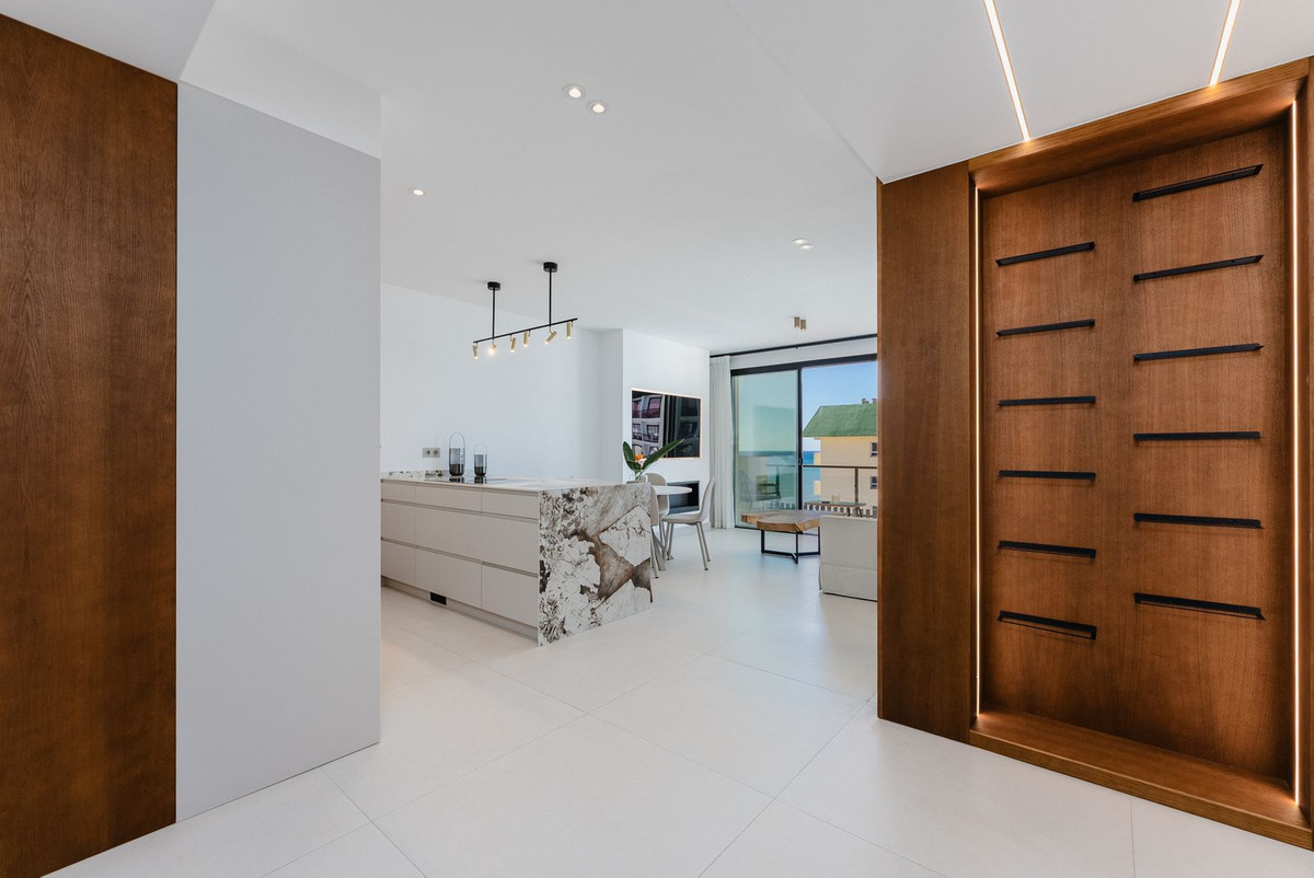 2 Bed Apartment for sale in Fuengirola Costa Del Sol, Málaga, Spain