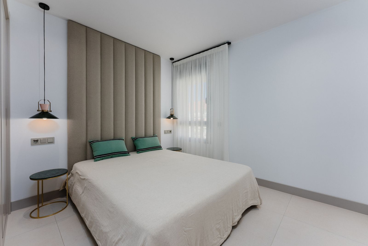 2 Bed Apartment for sale in Fuengirola Costa Del Sol, Málaga, Spain