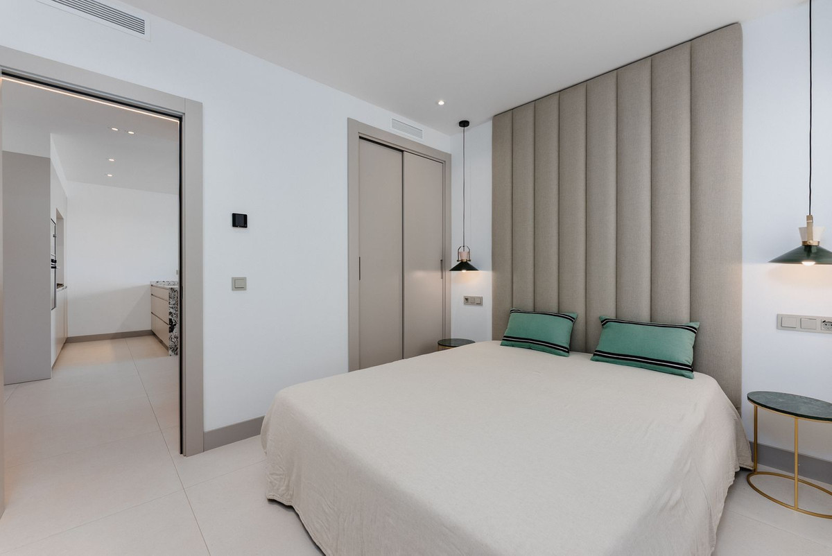 2 Bed Apartment for sale in Fuengirola Costa Del Sol, Málaga, Spain