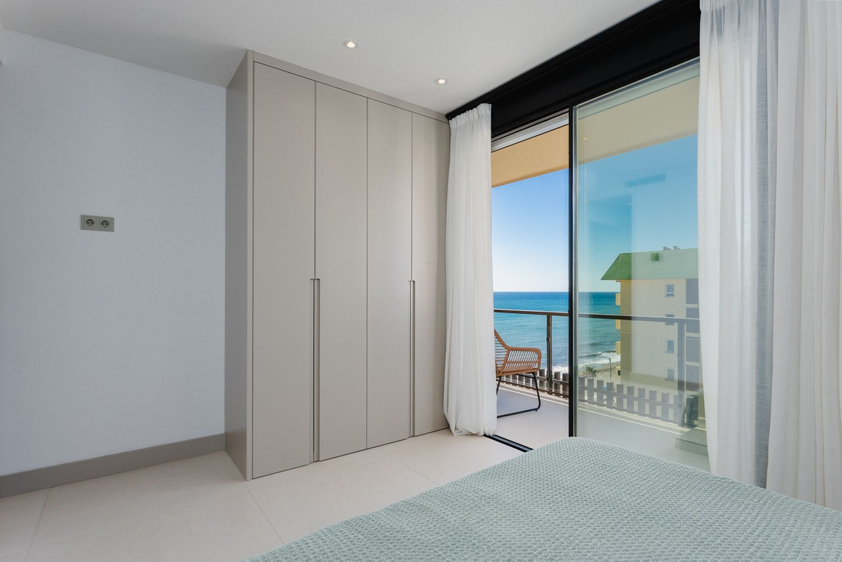 2 Bed Apartment for sale in Fuengirola Costa Del Sol, Málaga, Spain