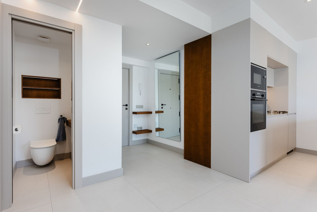 2 Bed Apartment for sale in Fuengirola Costa Del Sol, Málaga, Spain
