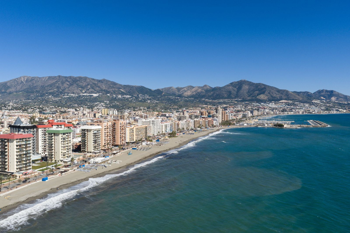 2 Bed Apartment for sale in Fuengirola Costa Del Sol, Málaga, Spain
