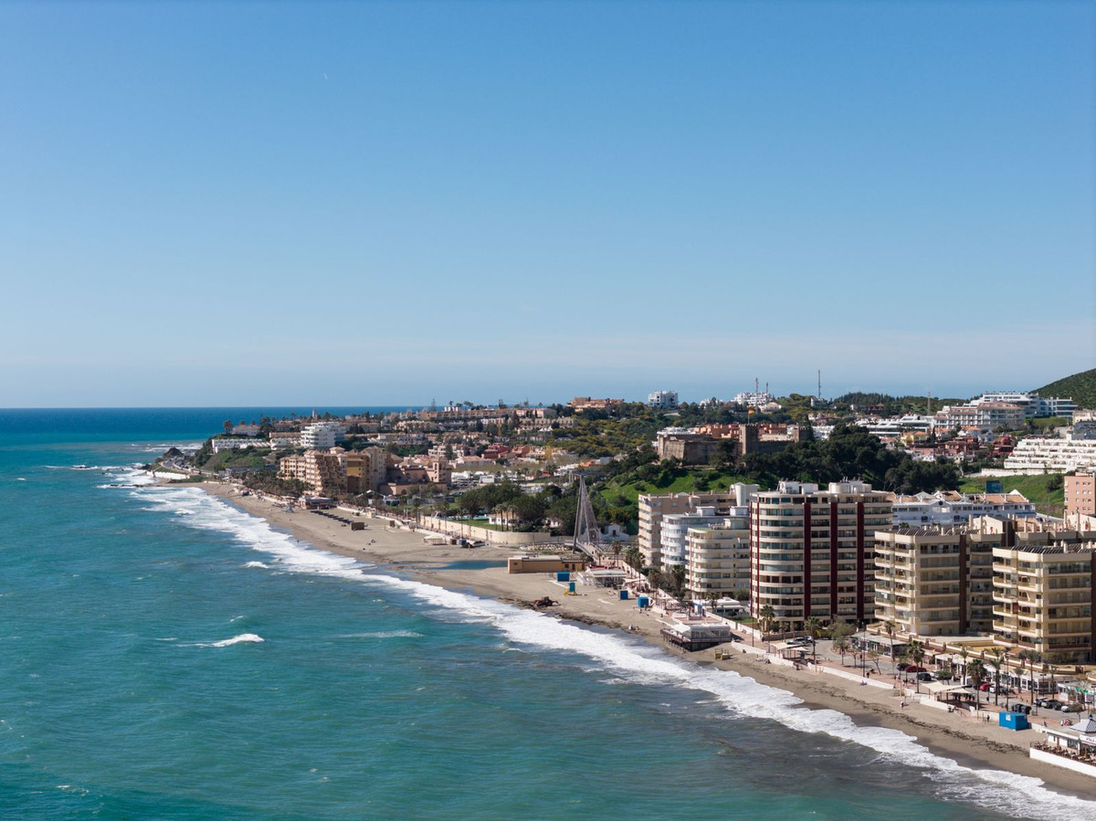 2 Bed Apartment for sale in Fuengirola Costa Del Sol, Málaga, Spain