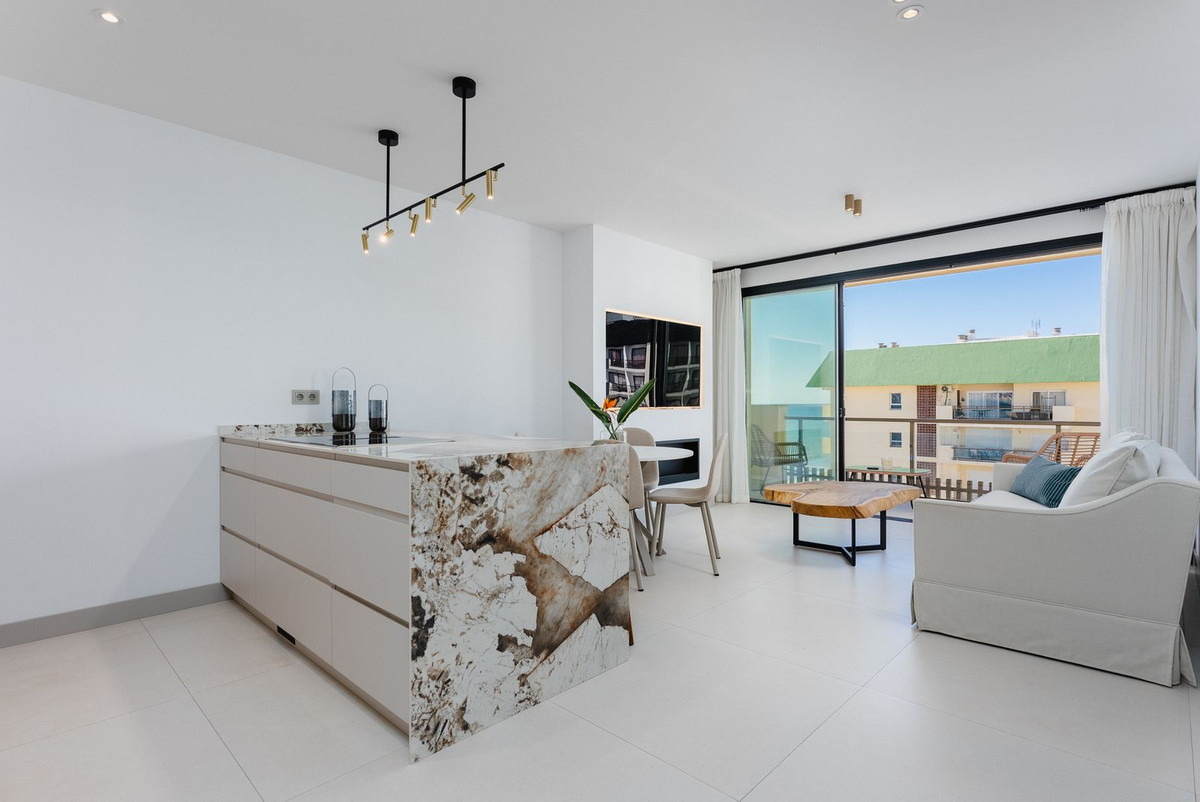 2 Bed Apartment for sale in Fuengirola Costa Del Sol, Málaga, Spain