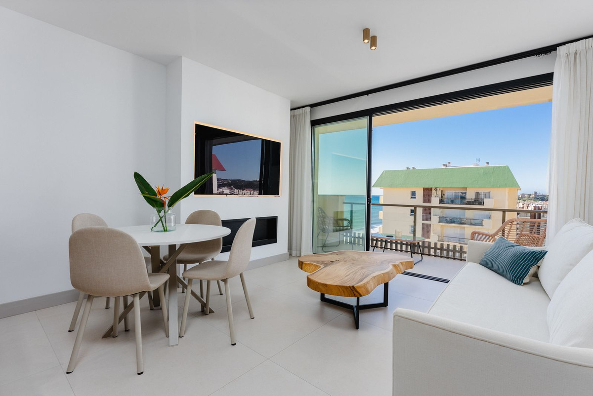 2 Bed Apartment for sale in Fuengirola Costa Del Sol, Málaga, Spain