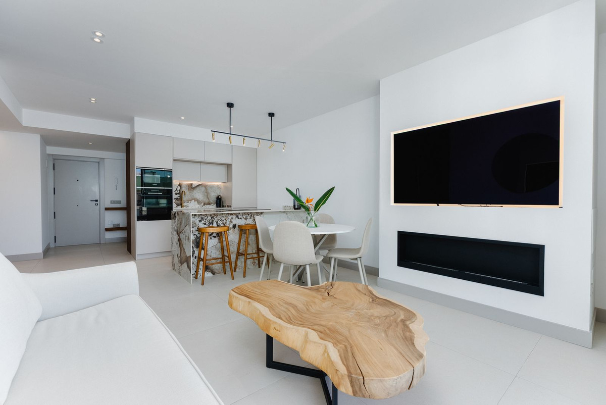 2 Bed Apartment for sale in Fuengirola Costa Del Sol, Málaga, Spain