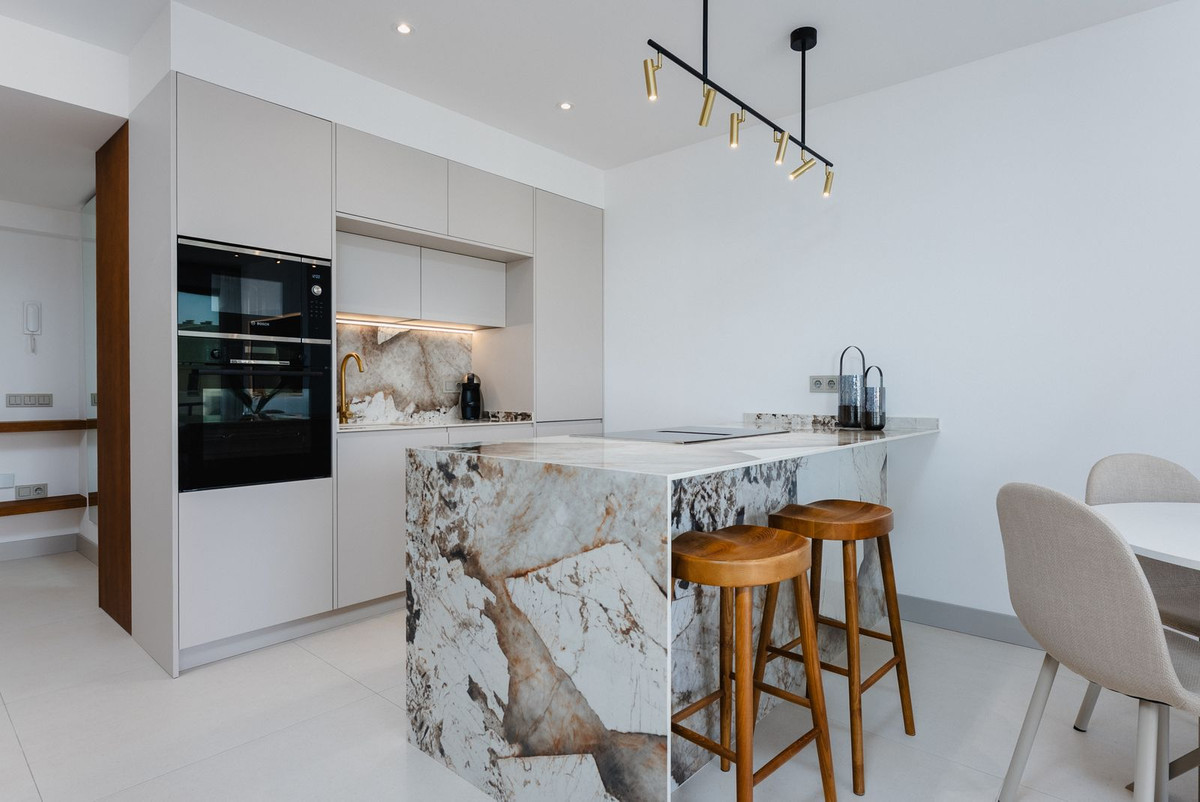 2 Bed Apartment for sale in Fuengirola Costa Del Sol, Málaga, Spain