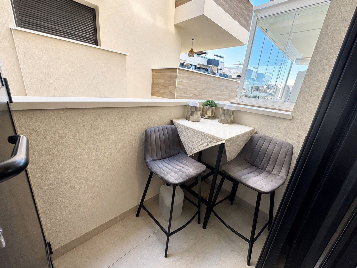 Se vende Apartamento Planta Media de 2 dormitorios en Costa Blanca, Alicante, España