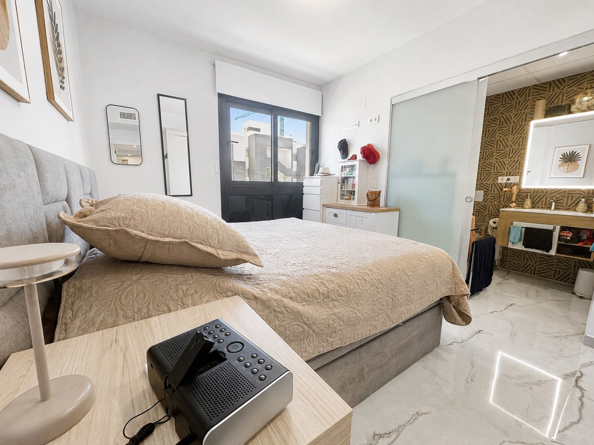 Se vende Apartamento Planta Media de 2 dormitorios en Costa Blanca, Alicante, España