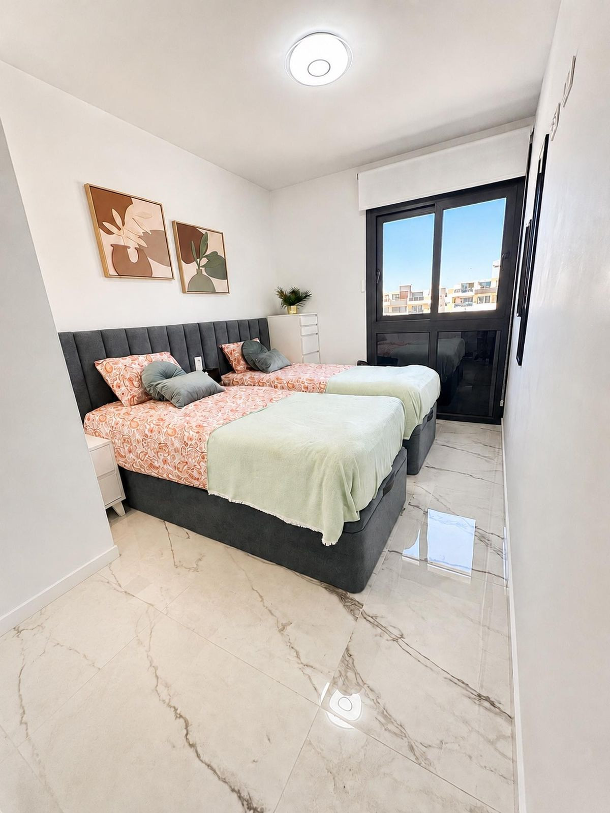 Se vende Apartamento Planta Media de 2 dormitorios en Costa Blanca, Alicante, España
