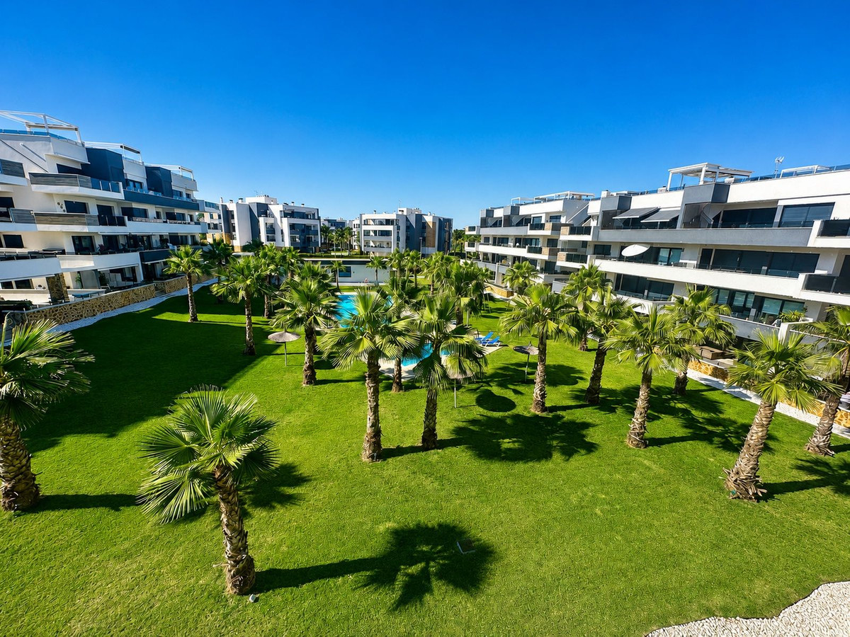 Se vende Apartamento Planta Media de 2 dormitorios en Costa Blanca, Alicante, España