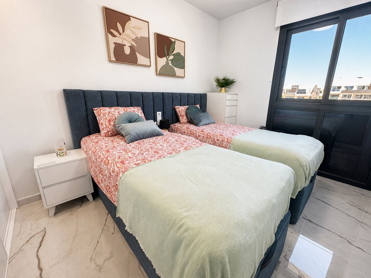 Se vende Apartamento Planta Media de 2 dormitorios en Costa Blanca, Alicante, España