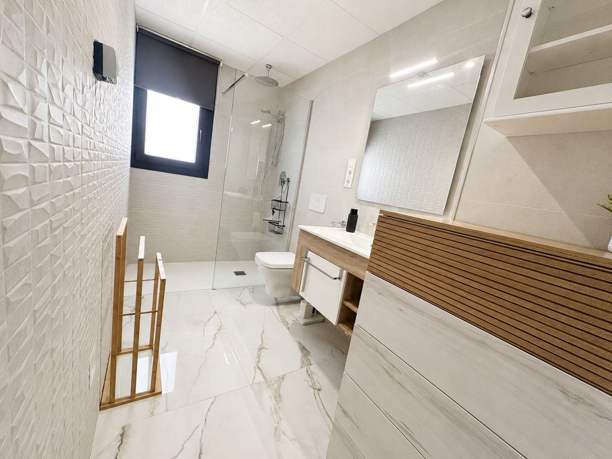 Se vende Apartamento Planta Media de 2 dormitorios en Costa Blanca, Alicante, España