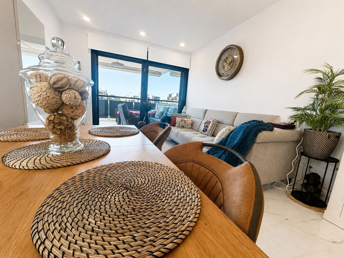 Se vende Apartamento Planta Media de 2 dormitorios en Costa Blanca, Alicante, España