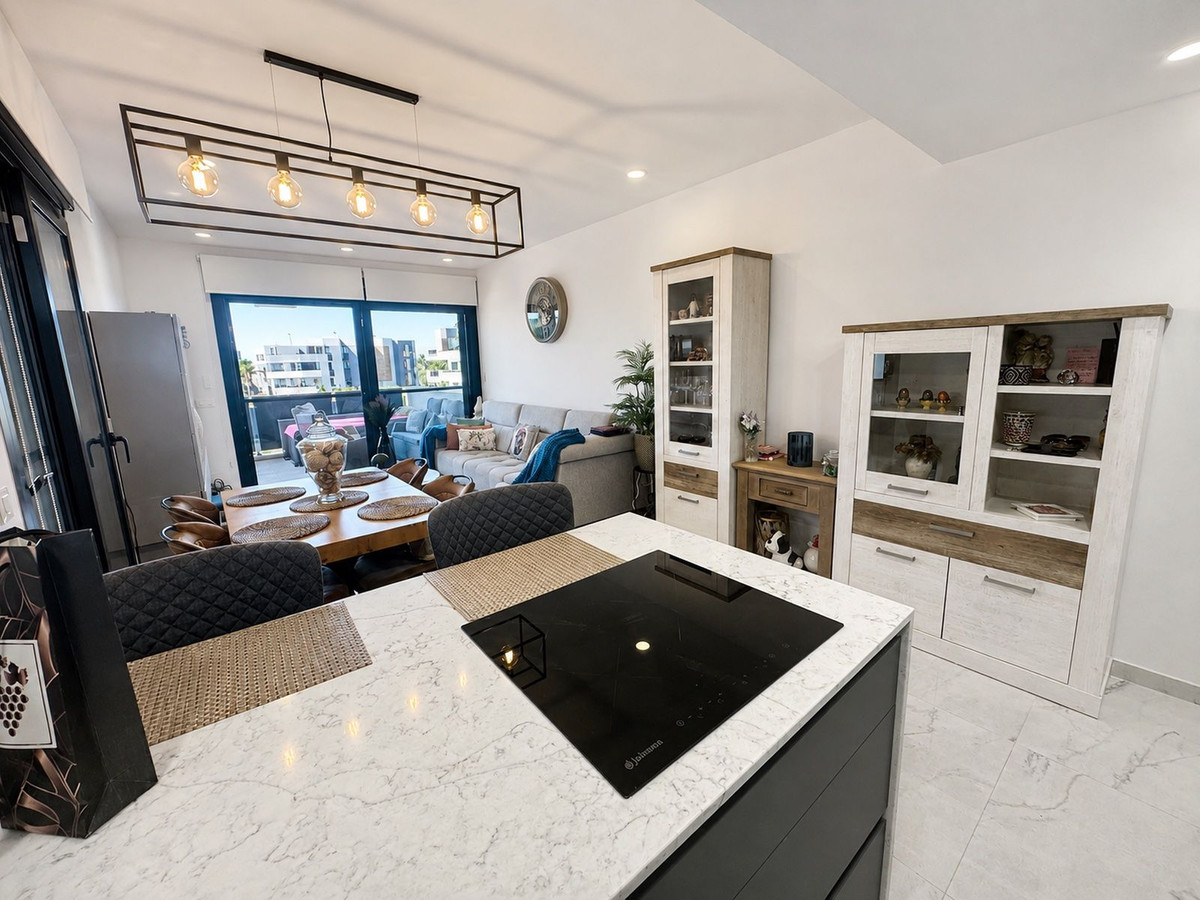 Se vende Apartamento Planta Media de 2 dormitorios en Costa Blanca, Alicante, España