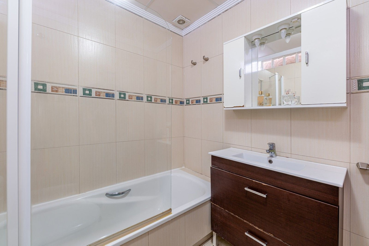 3 Bed Townhouse for sale in Coín Costa Del Sol, Málaga, Spain
