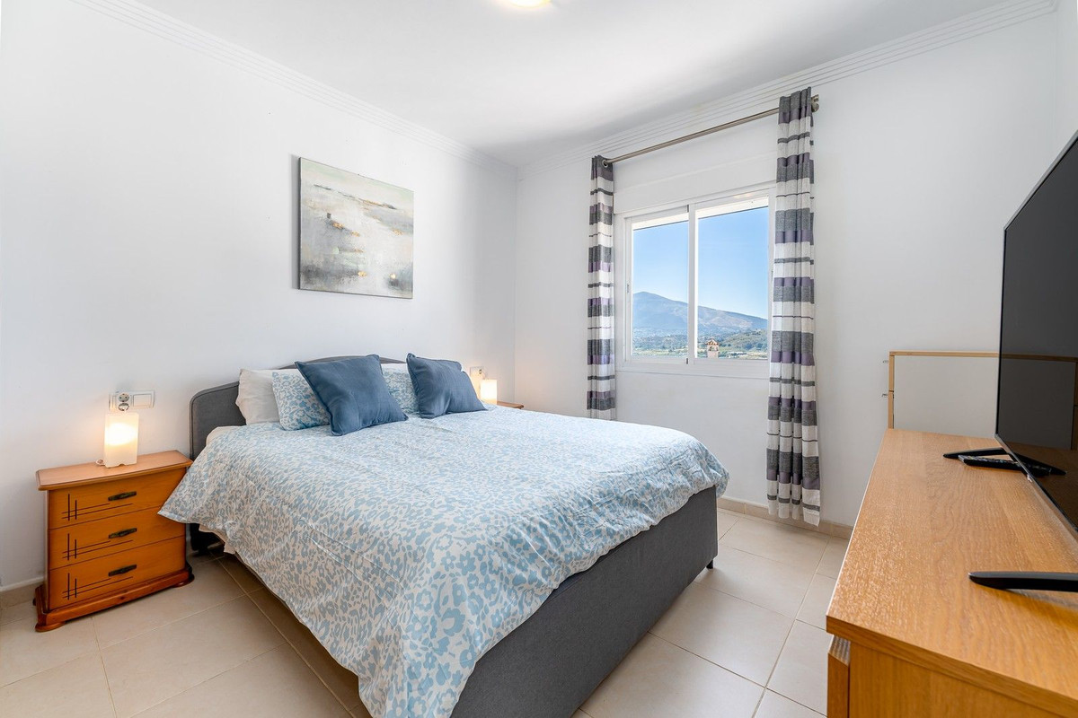 3 Bed Townhouse for sale in Coín Costa Del Sol, Málaga, Spain