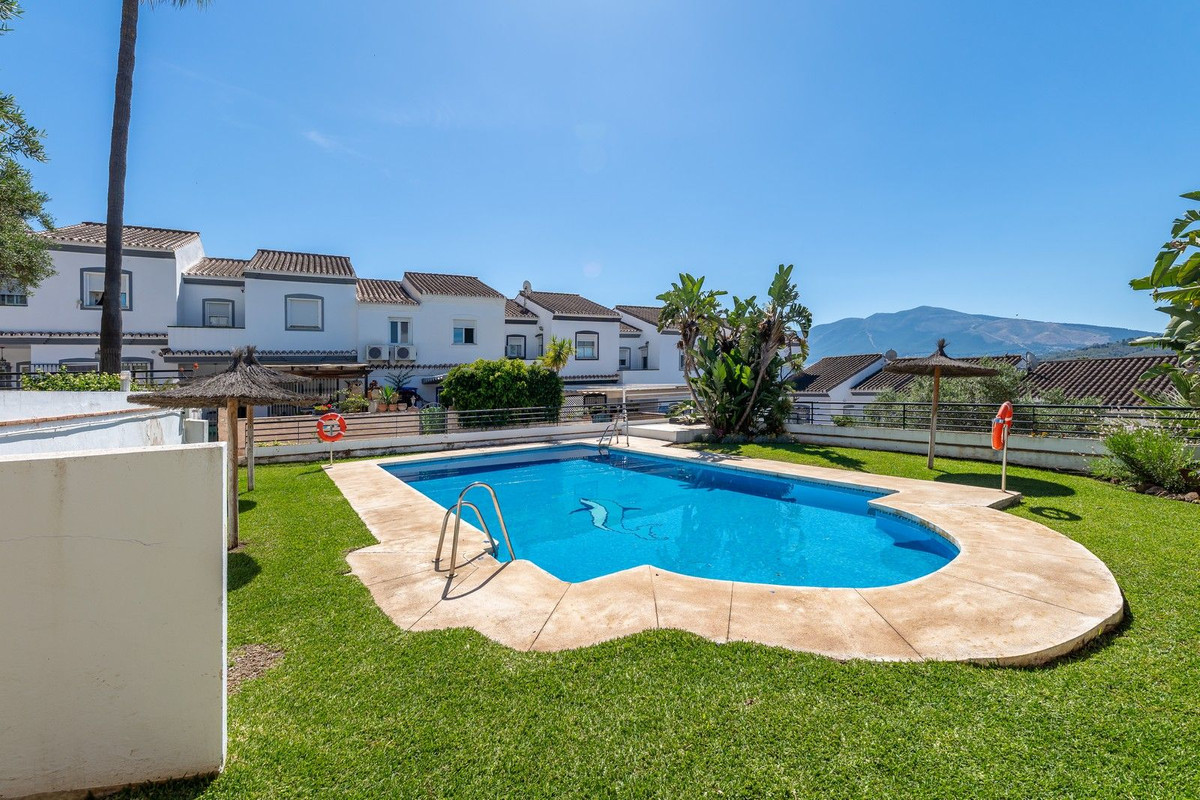 3 Bed Townhouse for sale in Coín Costa Del Sol, Málaga, Spain