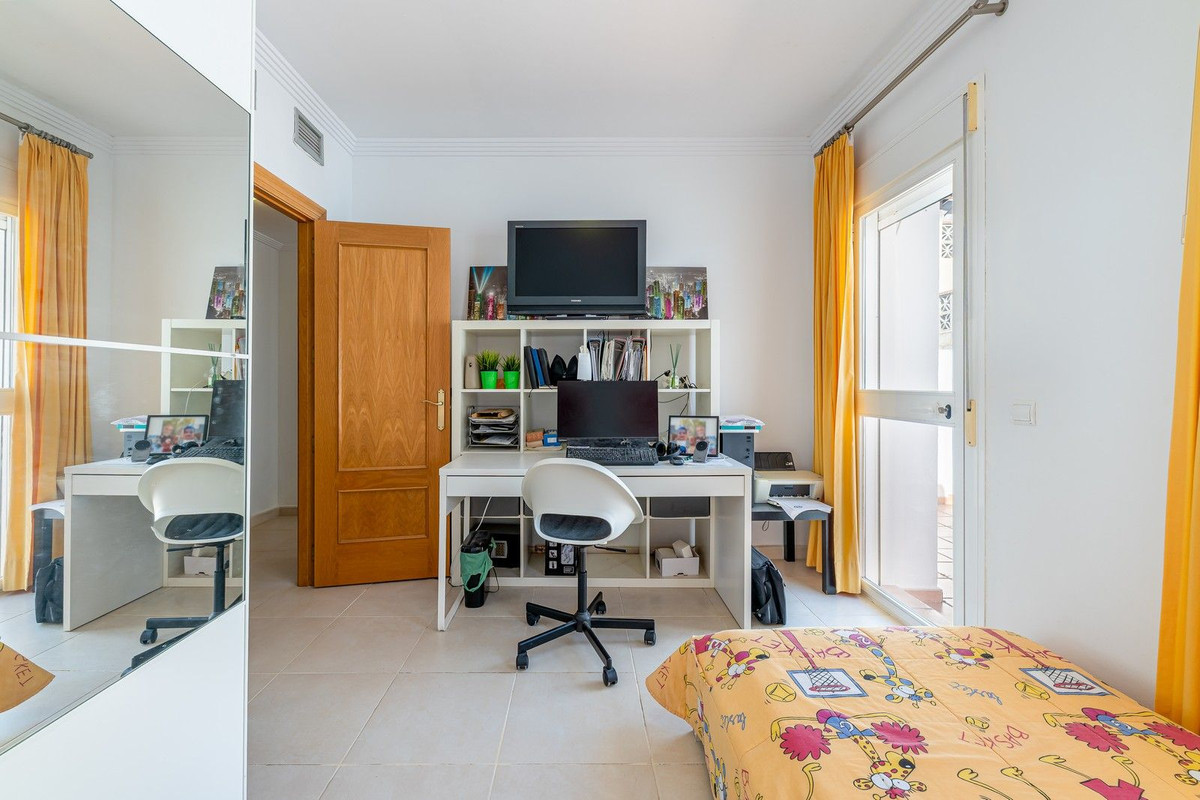 3 Bed Townhouse for sale in Coín Costa Del Sol, Málaga, Spain