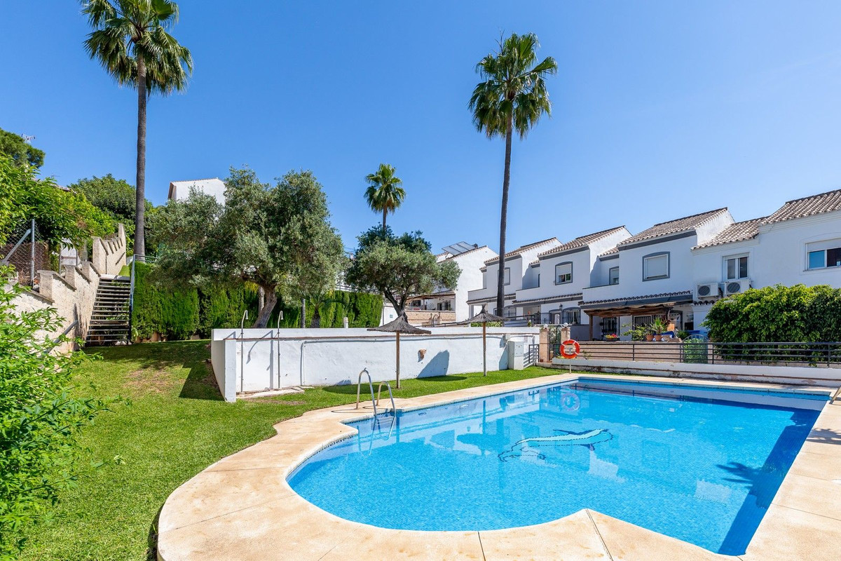 3 Bed Townhouse for sale in Coín Costa Del Sol, Málaga, Spain