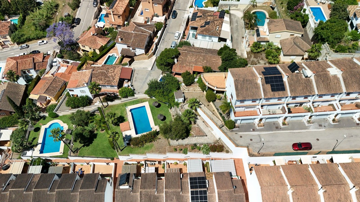 3 Bed Townhouse for sale in Coín Costa Del Sol, Málaga, Spain