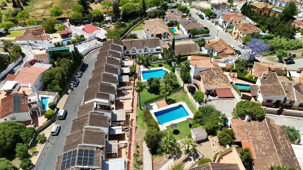 3 Bed Townhouse for sale in Coín Costa Del Sol, Málaga, Spain