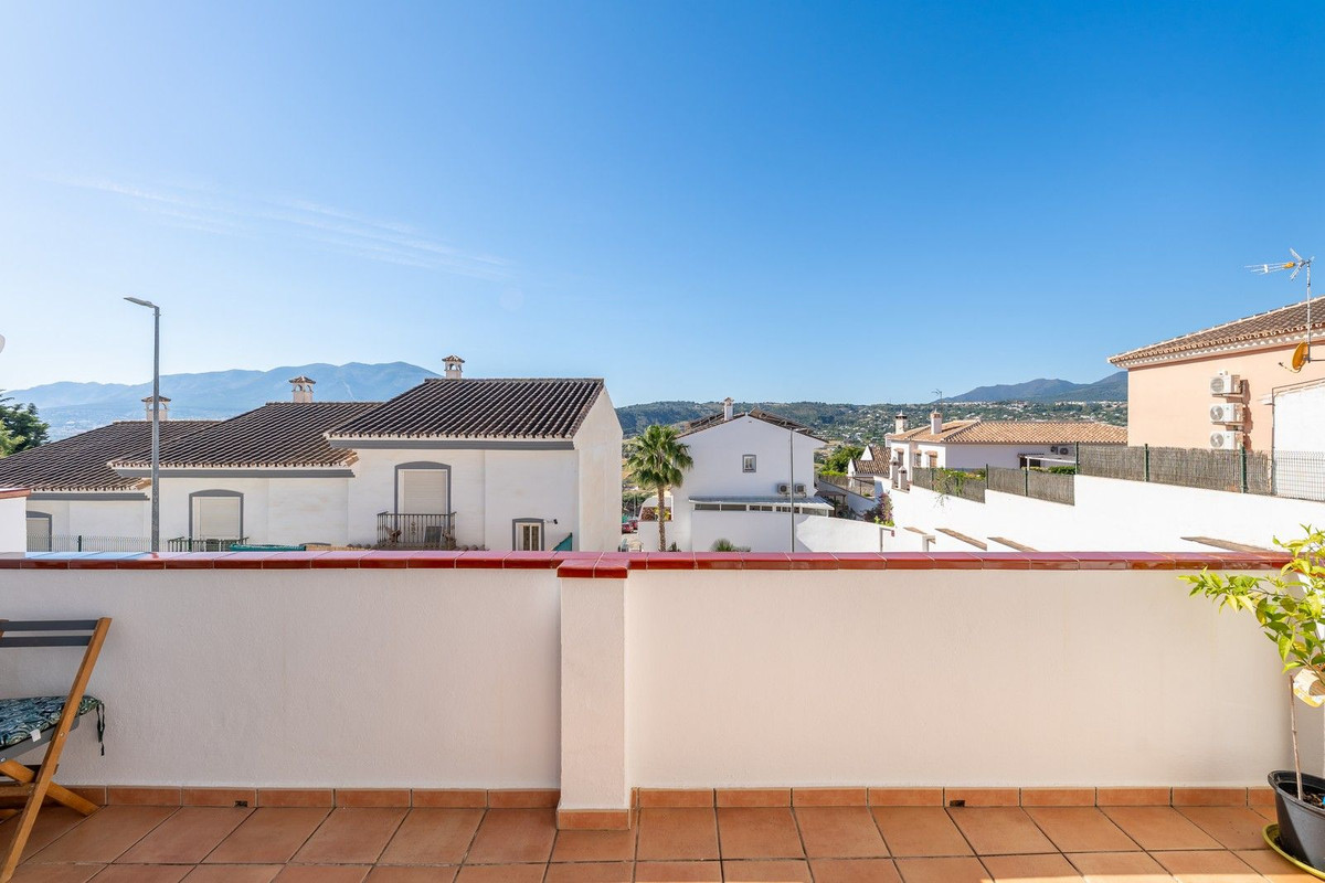 3 Bed Townhouse for sale in Coín Costa Del Sol, Málaga, Spain