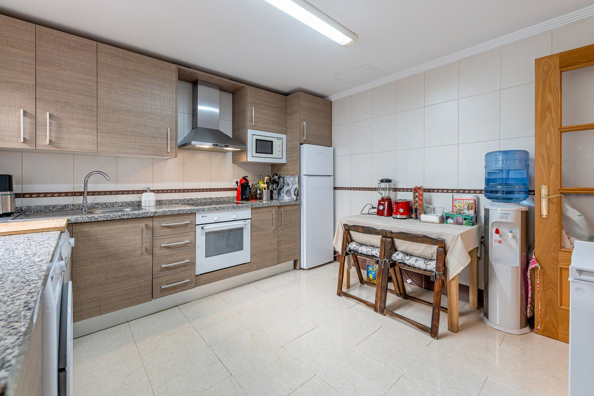 3 Bed Townhouse for sale in Coín Costa Del Sol, Málaga, Spain