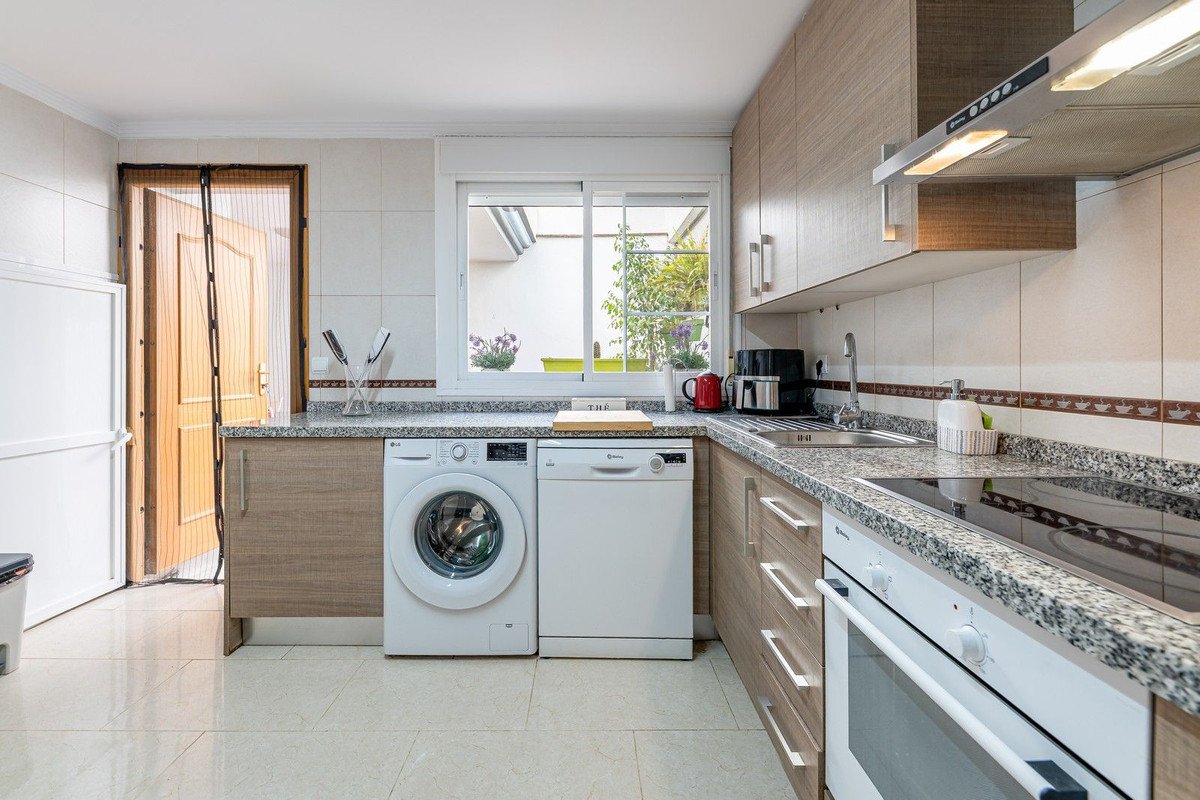 3 Bed Townhouse for sale in Coín Costa Del Sol, Málaga, Spain