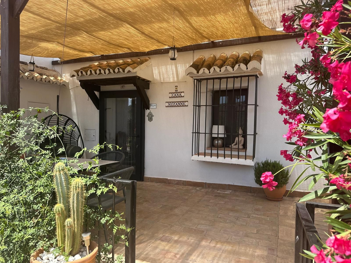 Se vende Pareada de 2 dormitorios en Costa Del Sol, Málaga, España