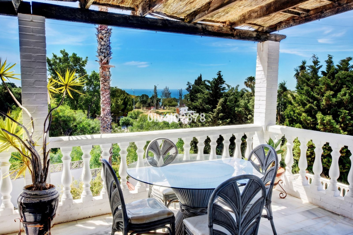 Se vende Villa - Chalet de 5 dormitorios en Costa Del Sol, Málaga, España