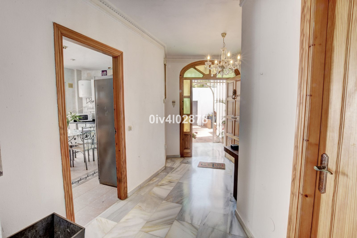 Se vende Villa - Chalet de 5 dormitorios en Costa Del Sol, Málaga, España