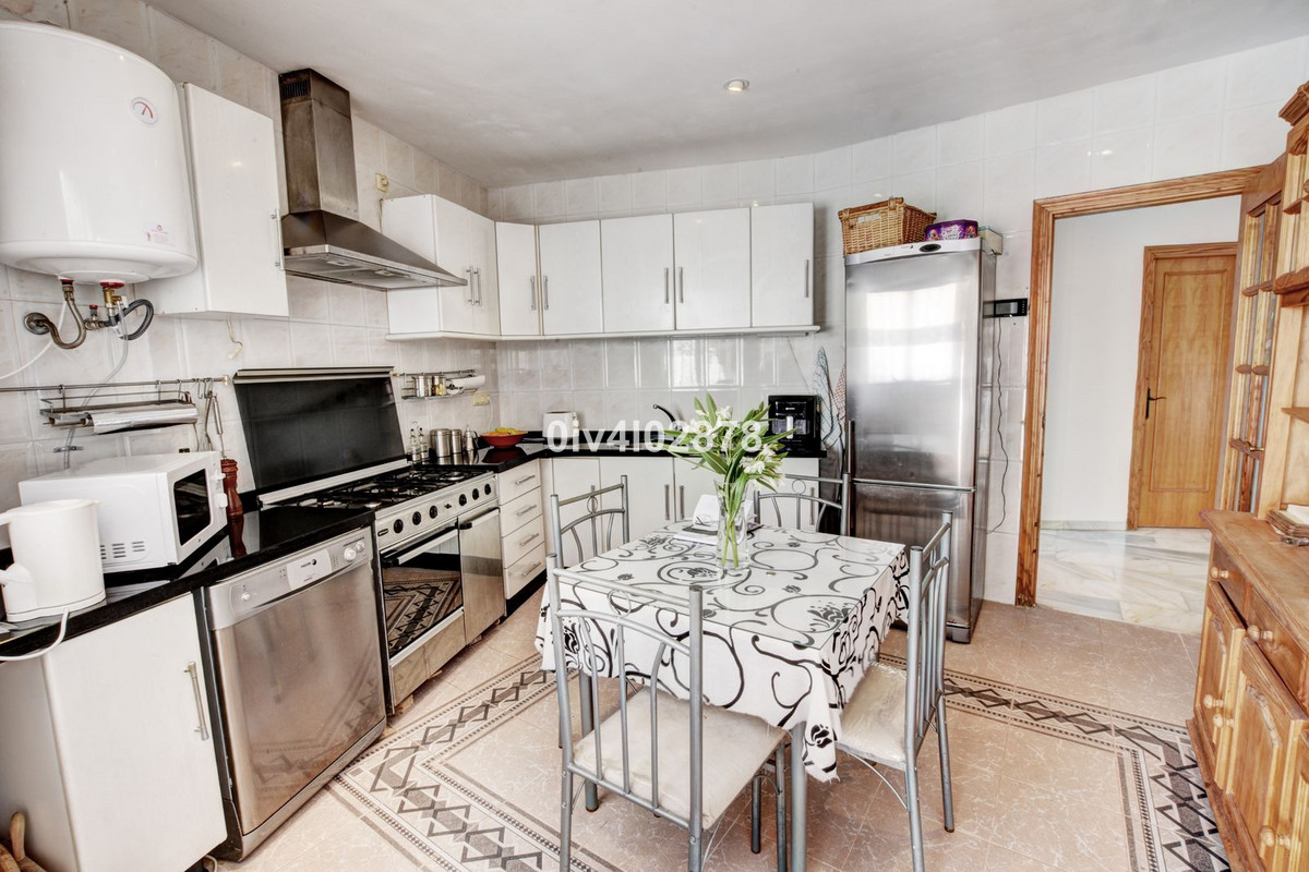 Se vende Villa - Chalet de 5 dormitorios en Costa Del Sol, Málaga, España