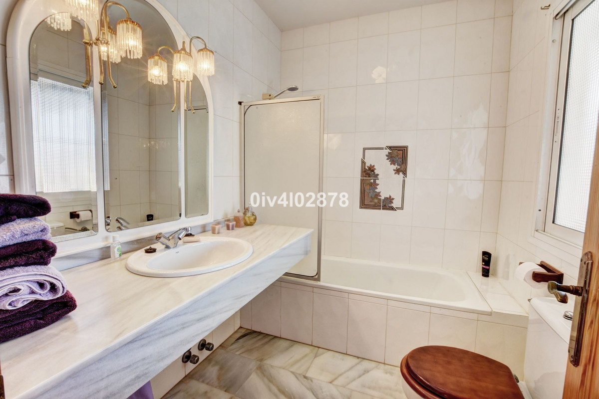 Se vende Villa - Chalet de 5 dormitorios en Costa Del Sol, Málaga, España