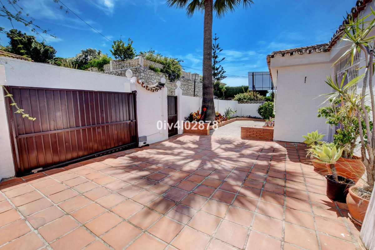 Se vende Villa - Chalet de 5 dormitorios en Costa Del Sol, Málaga, España