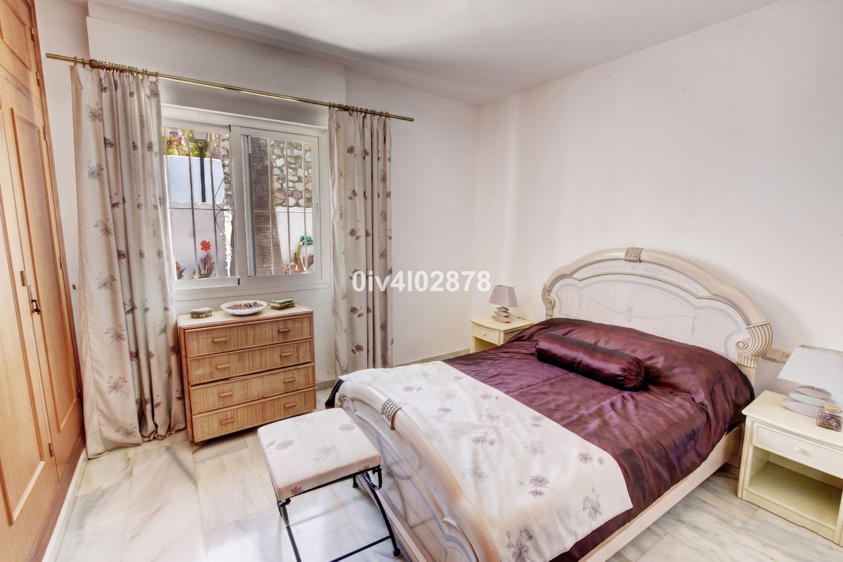 Se vende Villa - Chalet de 5 dormitorios en Costa Del Sol, Málaga, España