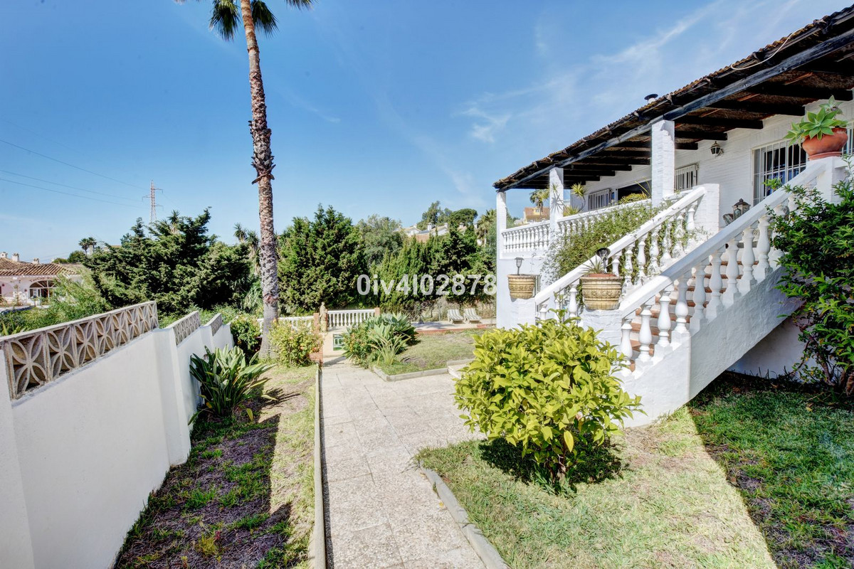 Se vende Villa - Chalet de 5 dormitorios en Costa Del Sol, Málaga, España