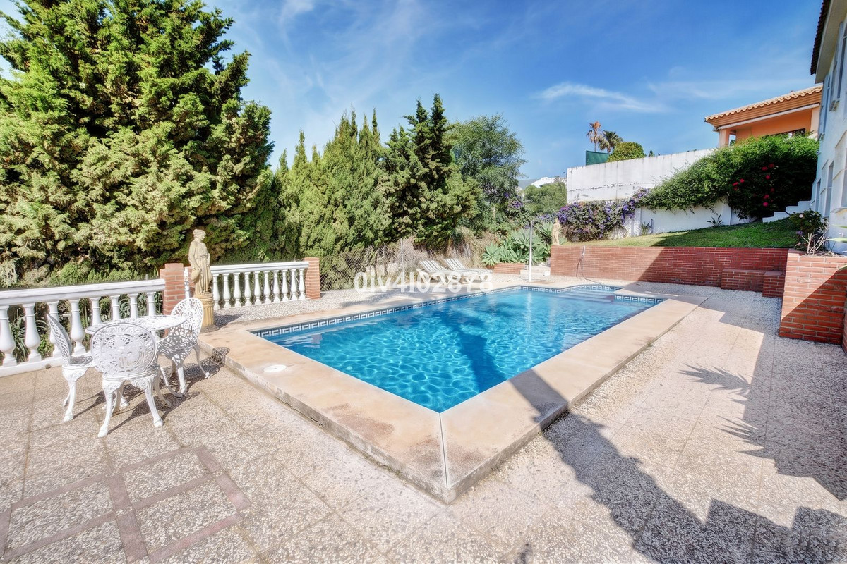 Se vende Villa - Chalet de 5 dormitorios en Costa Del Sol, Málaga, España