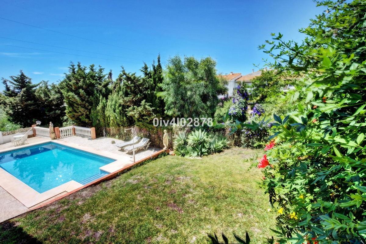 Se vende Villa - Chalet de 5 dormitorios en Costa Del Sol, Málaga, España