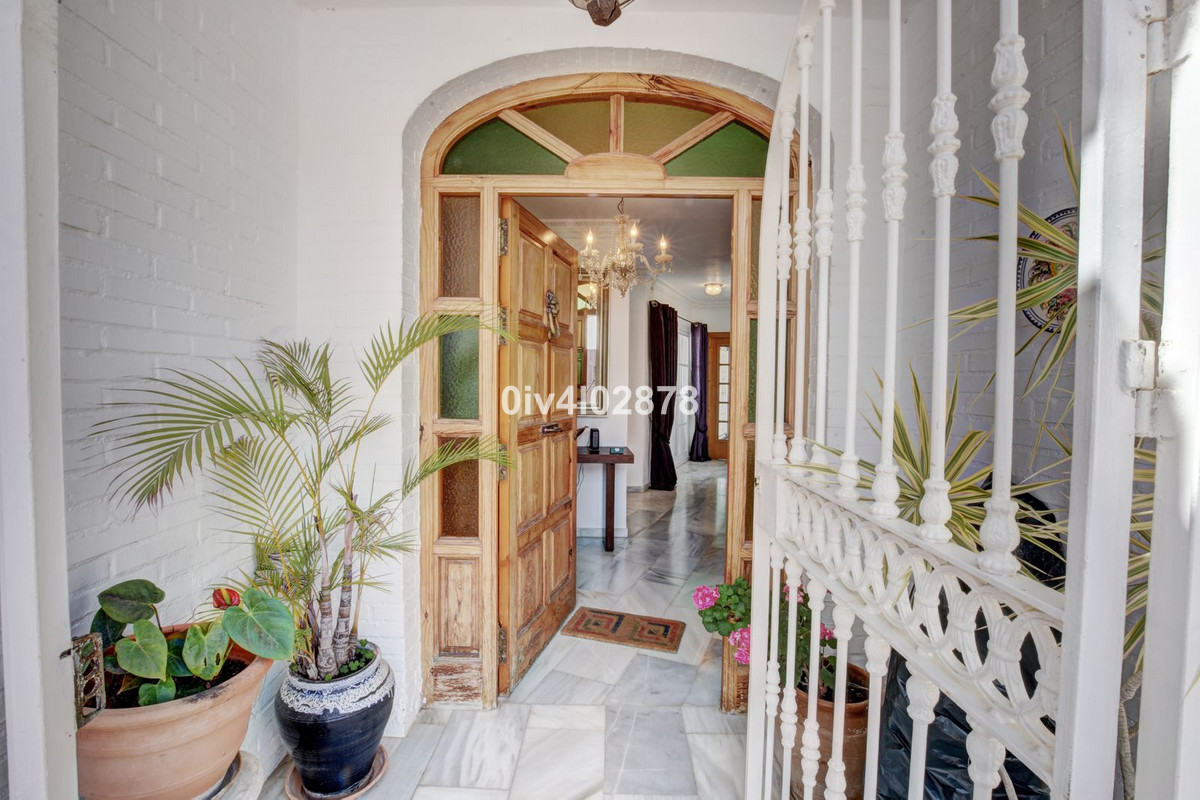 Se vende Villa - Chalet de 5 dormitorios en Costa Del Sol, Málaga, España